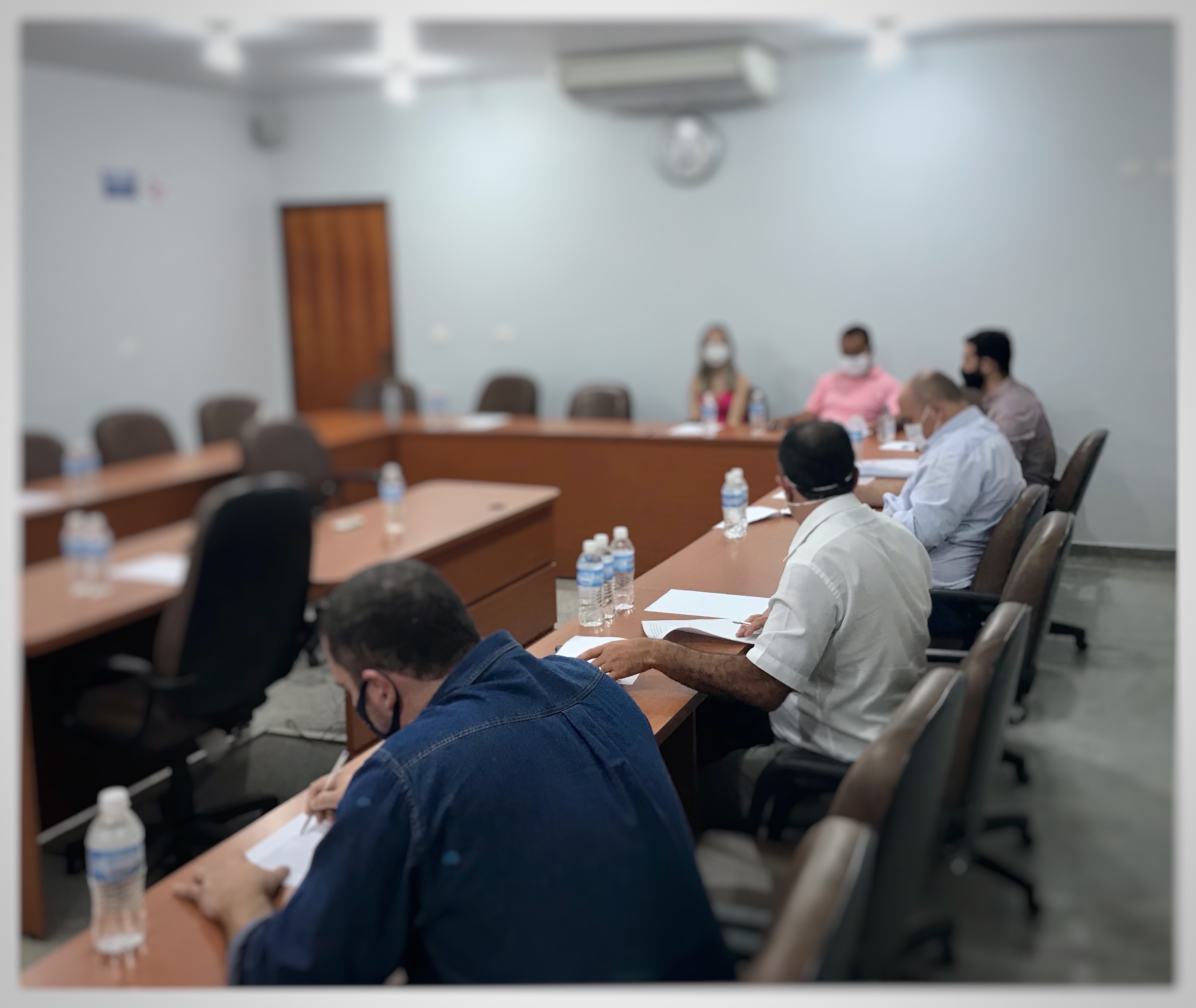 Equipe de Administração Judicial fazendo a conferência dos documentos junto à empresa Sertran referente ao PDV – 15/01/2021.